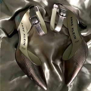Anne Klein Fabulist pump